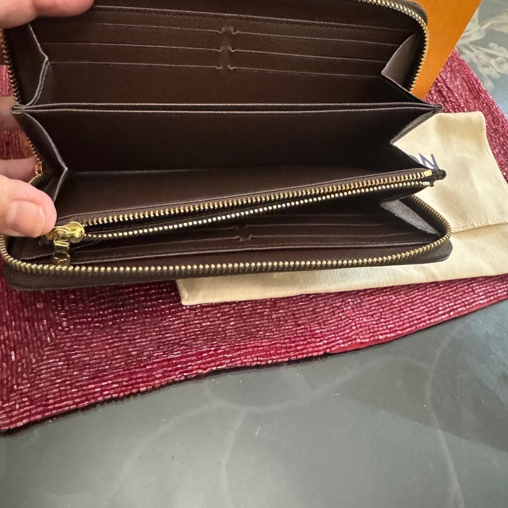 Louis Vuitton Checkered Wallet - Picture 2 of 13